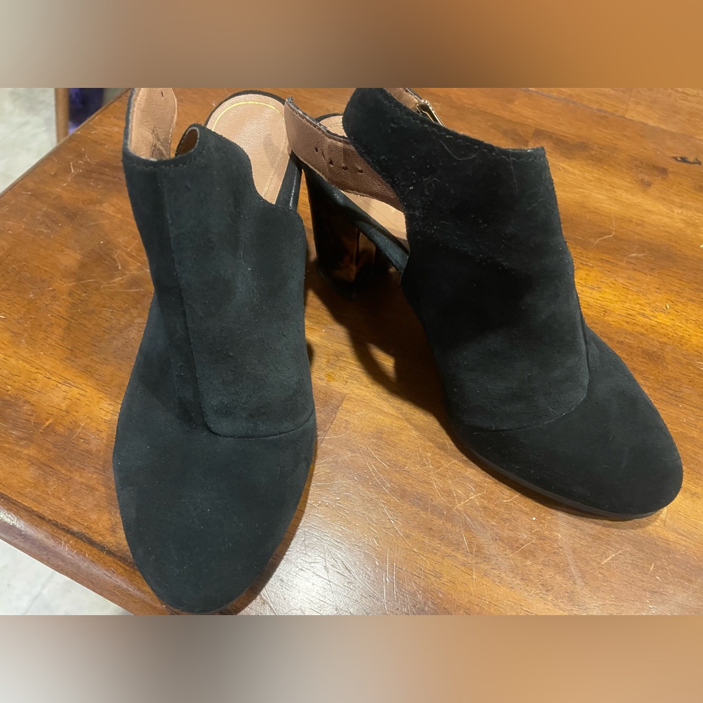 Vionics Sling-Back Bootie Size 7.5 Wide In Black Suede